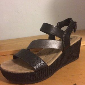 Earth Origins Maxine style sandals